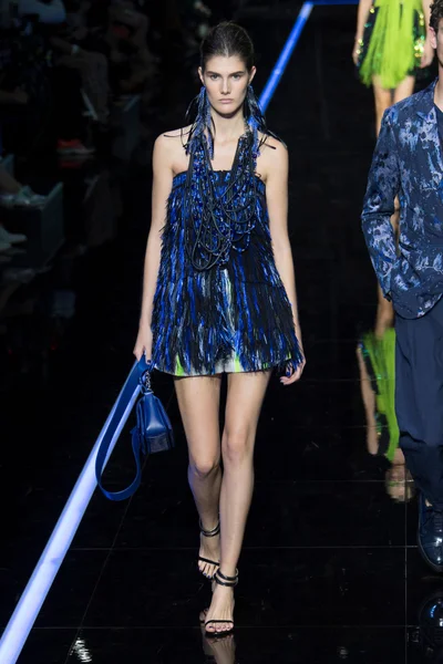 Look 150